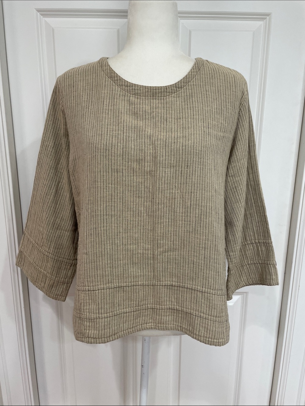 Yasuko Kurisaka Double Gauze Top Medium Pinstriped Tan 3/4 Sleeve Crewneck